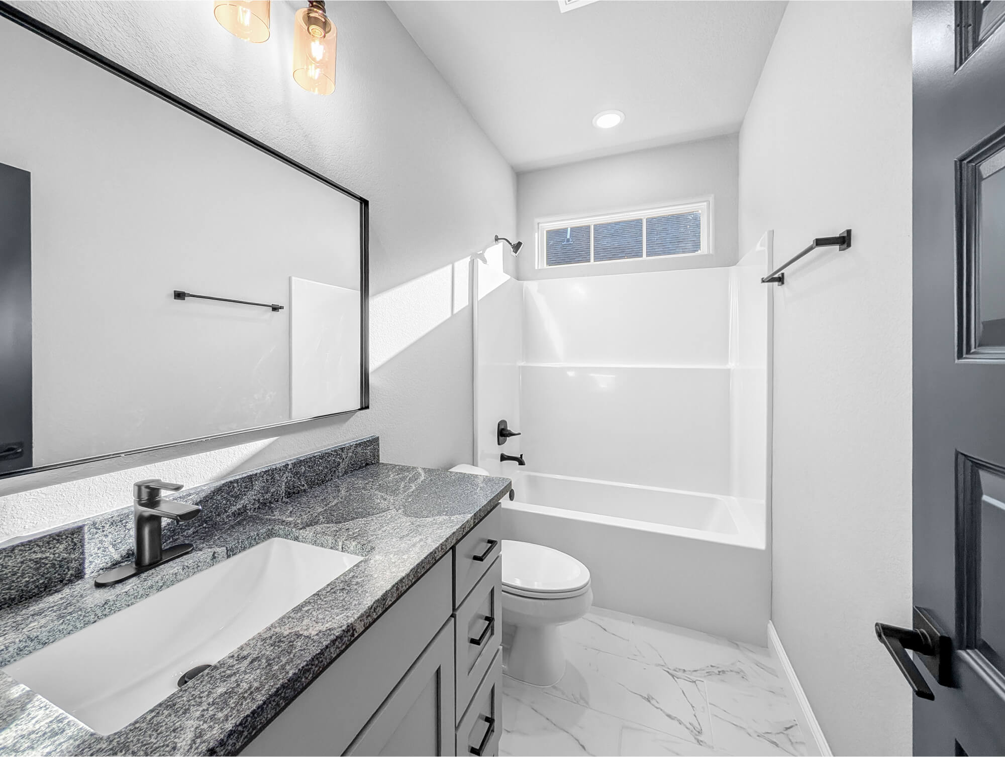 EW 70 Bergman - Guest Bath.jpg