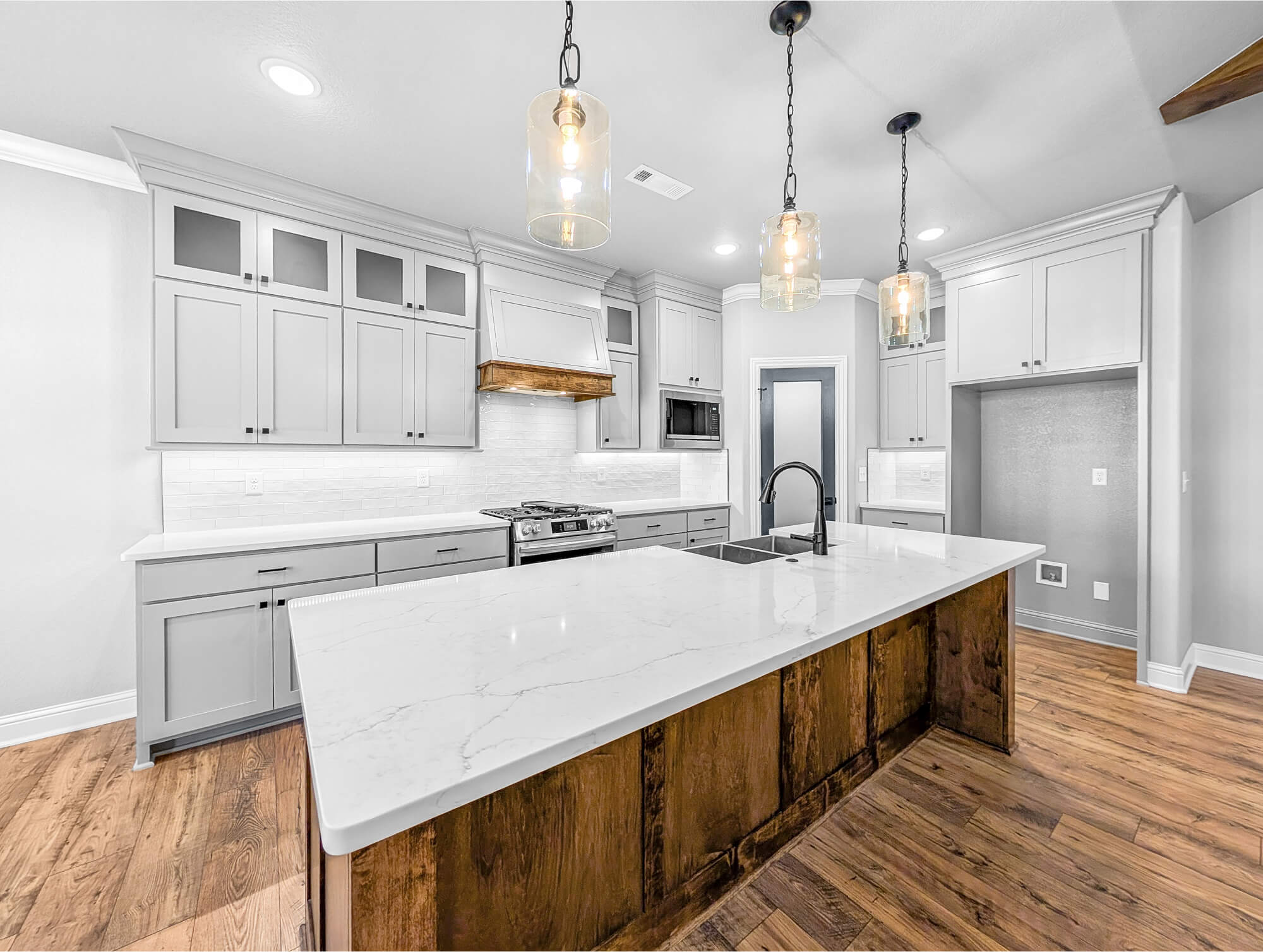 EW 70 Bergman - Kitchen.jpg