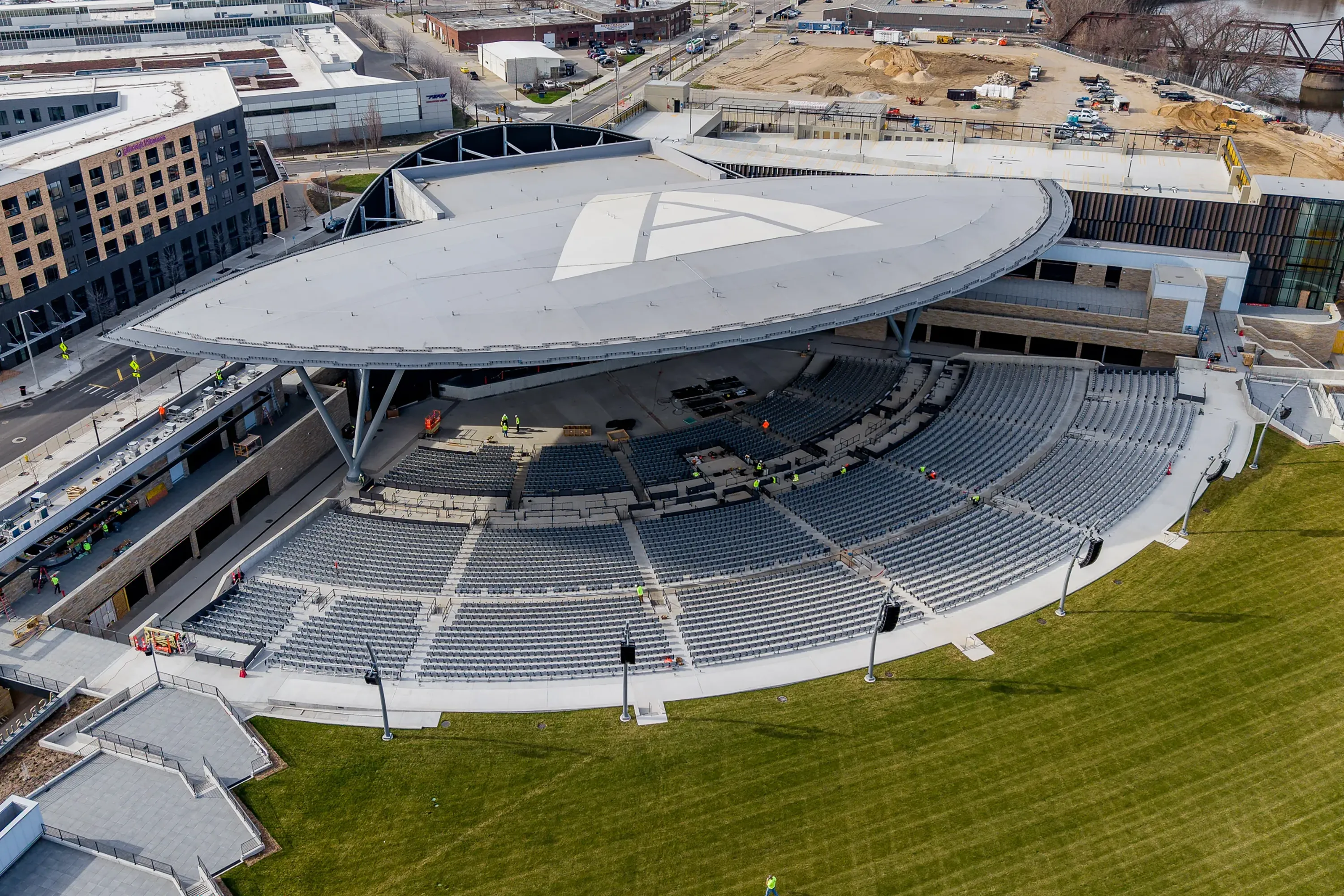 Acrisure Amphitheater