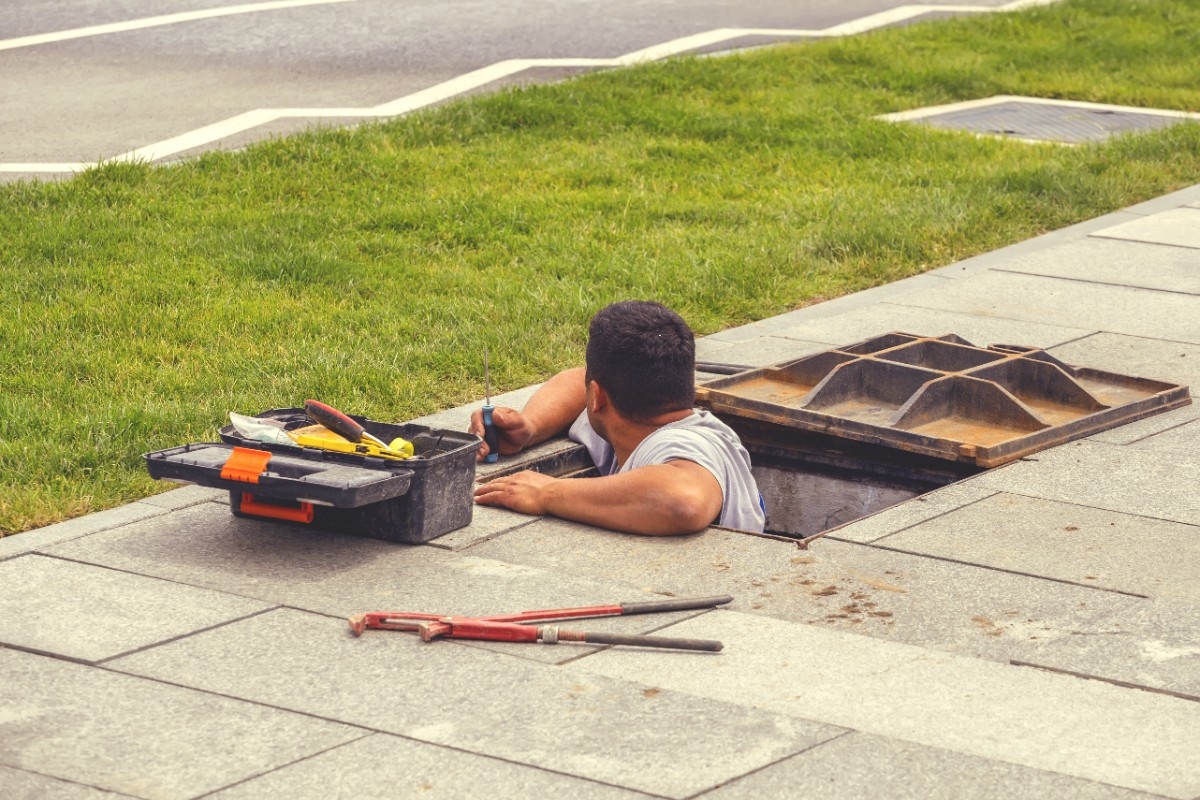 Trenchless sewer repair in process Seattle