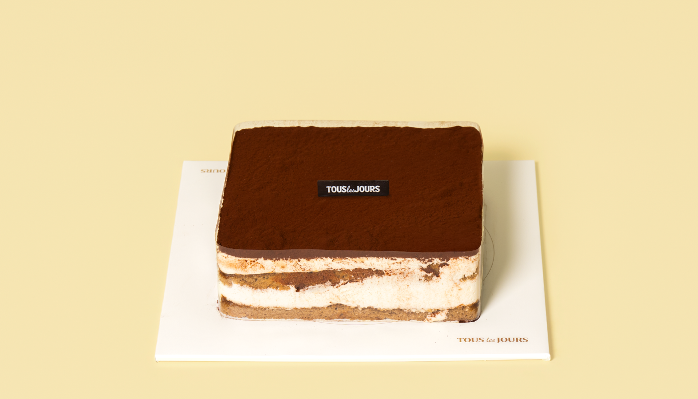 Tiramisu Cake