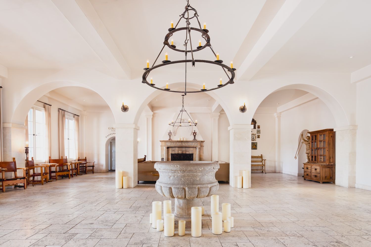 Neutral earth toned lobby of historic Hotel St. Francis