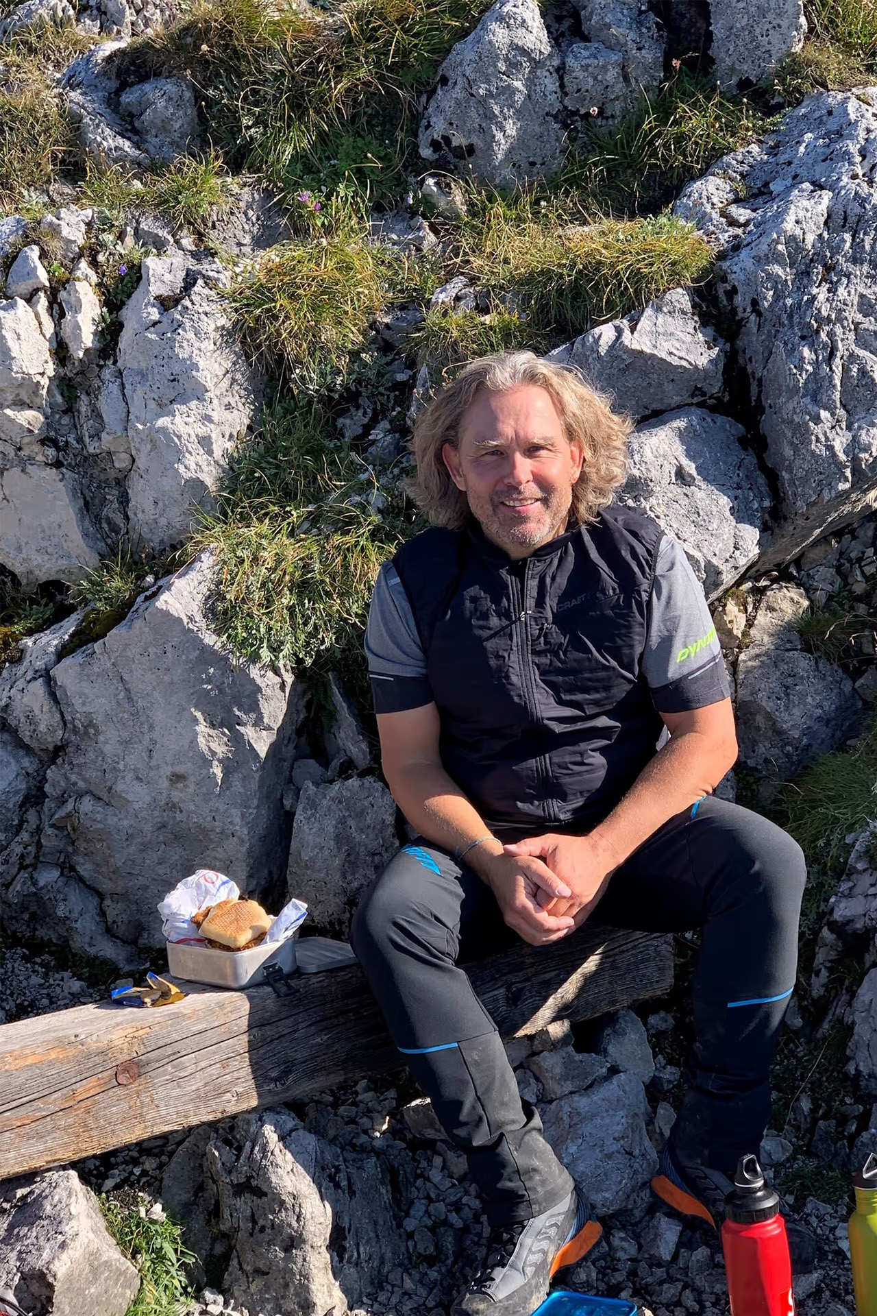Klaus Einwanger bei der Pause auf einer Bergtour