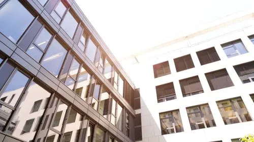 Außenansicht eines Bürogebäudes von b.telligent