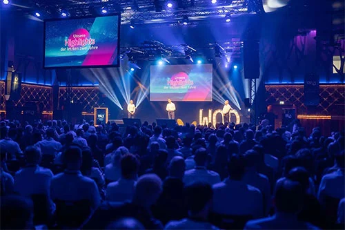 world of data konferenz bühne und publikum