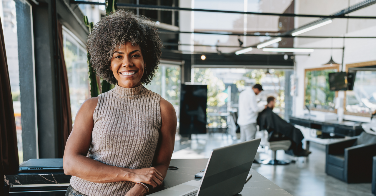 Revisión profesional de documentos de visado TN con un abogado especializado en inmigración.