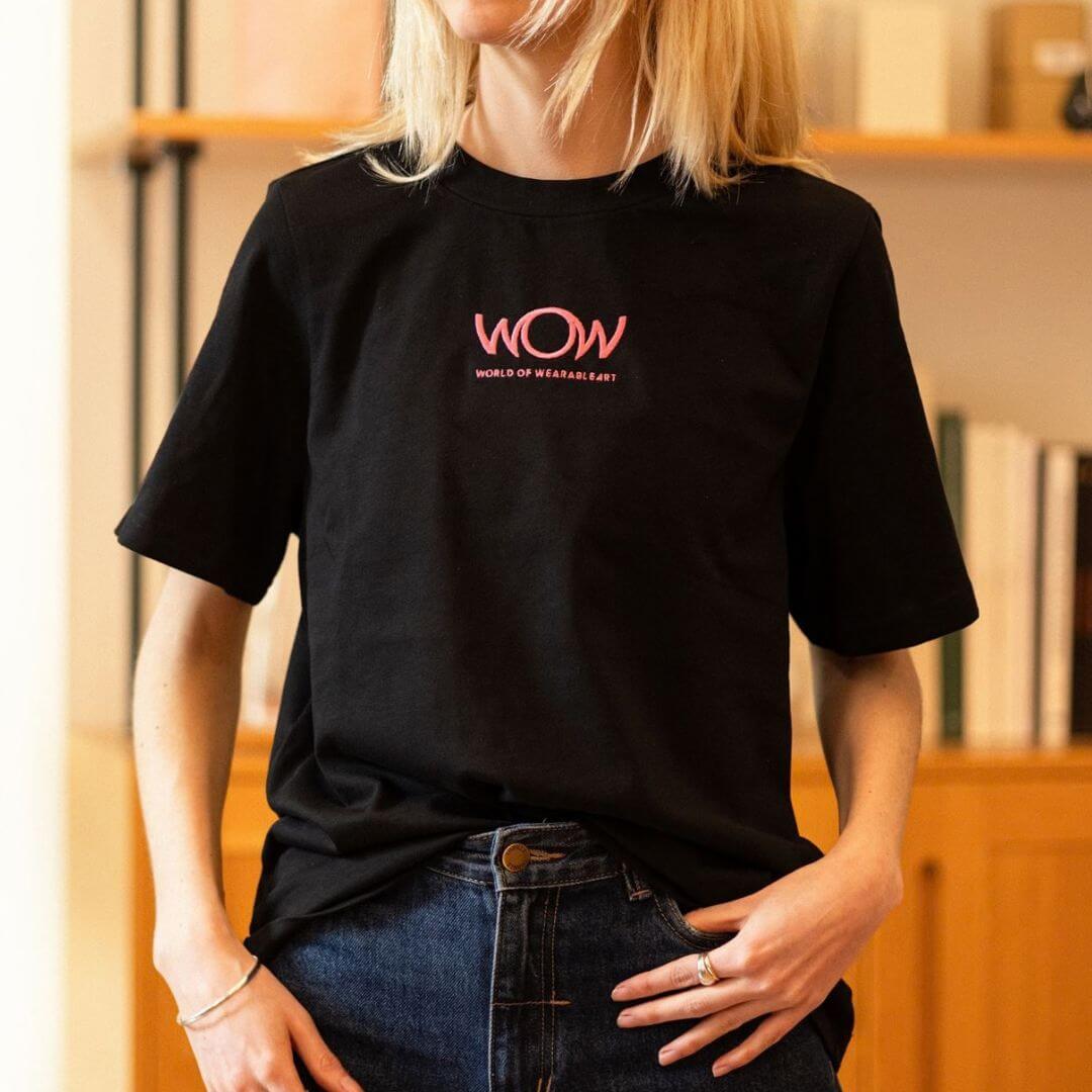 Embroidered WOW T-shirt 