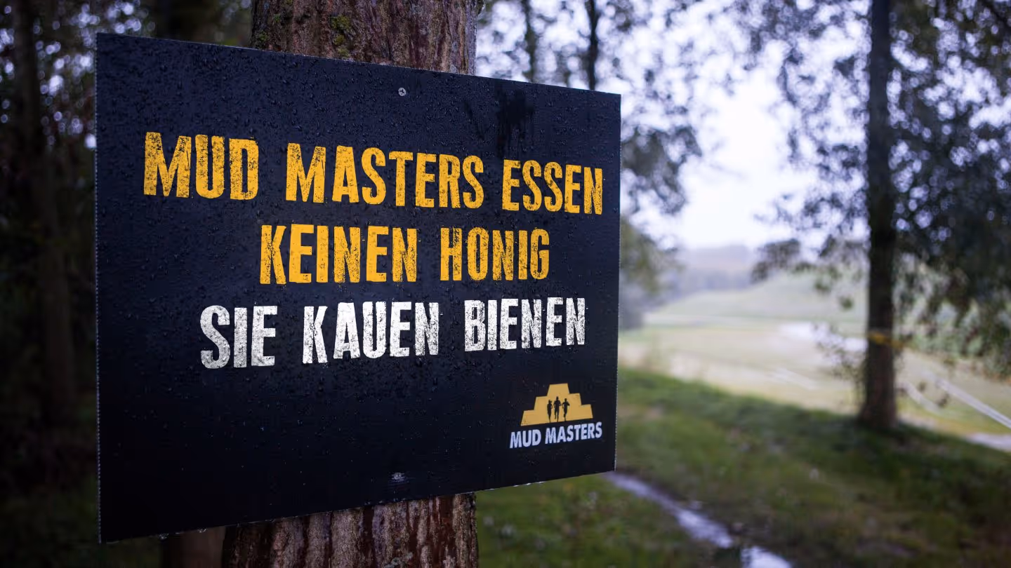 Mud Masters essen keinen honig, Sie kauen Bienen