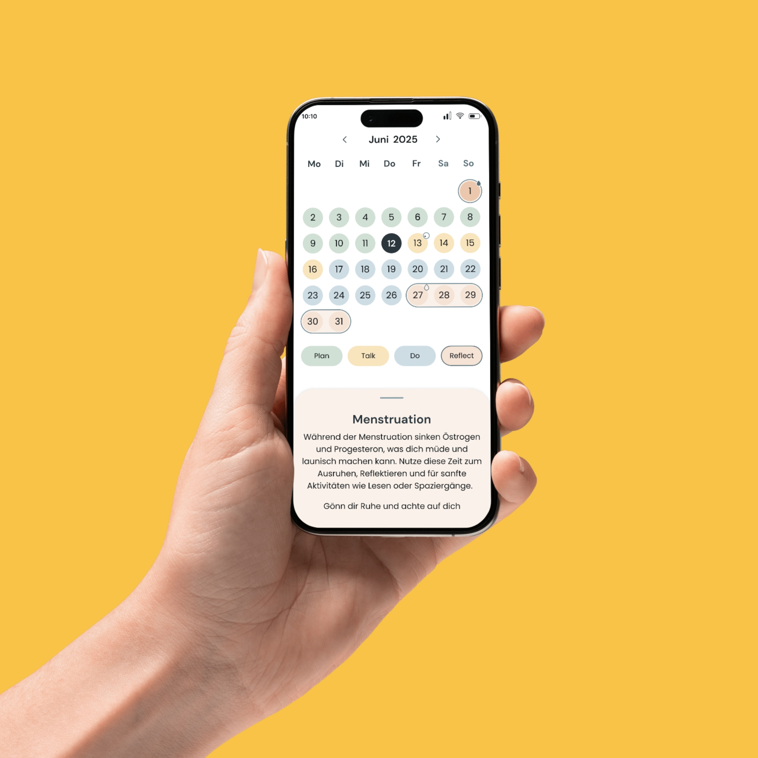 Hand mit Smartphone zeigt die Caona Zyklustracker App