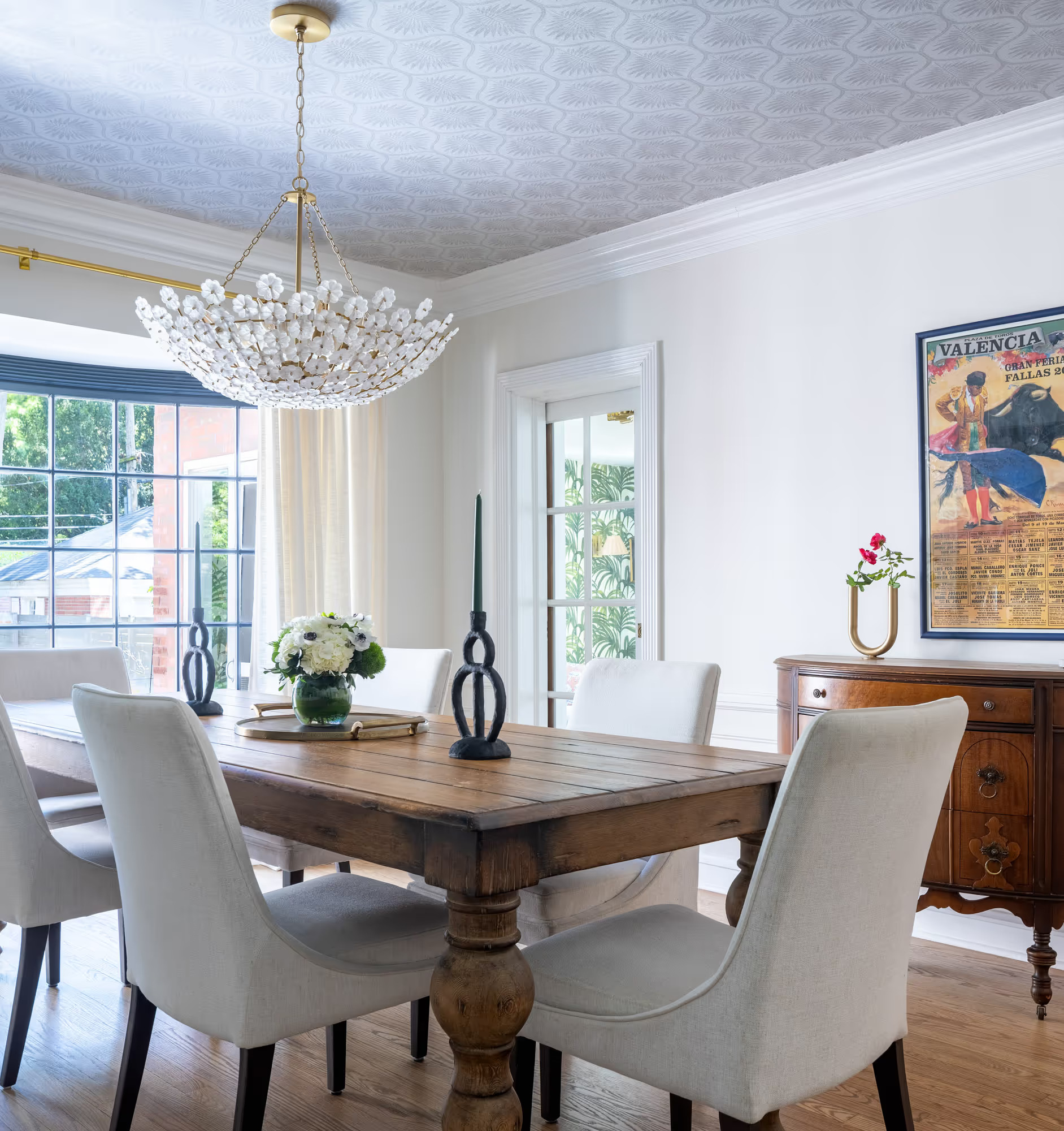 Integrating Heirlooms into Contemporary Interiors: A Guide to Heirloom Interior Design