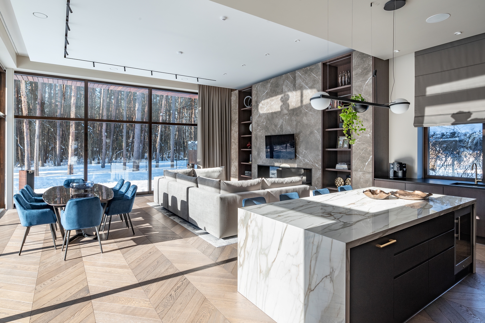 Gamtos spalvų kupini namai Turniškėse