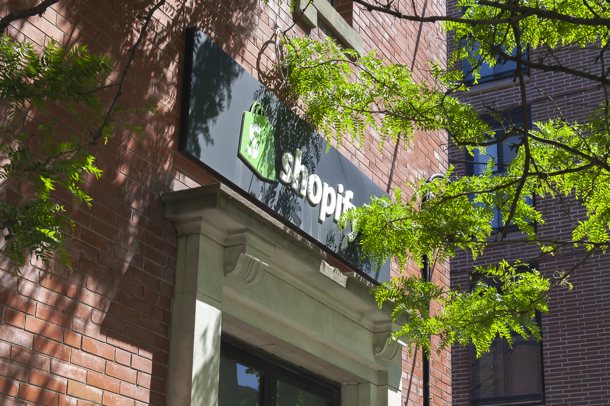 10 Key Differences Between BigCommerce Lending and Shopify Financing
