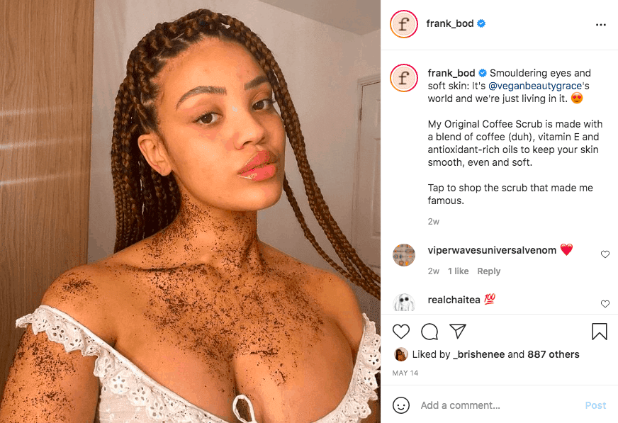 Ejemplo de UGC de Frank_bod promoviendo al cliente usando su exfoliante de café en su Instagram