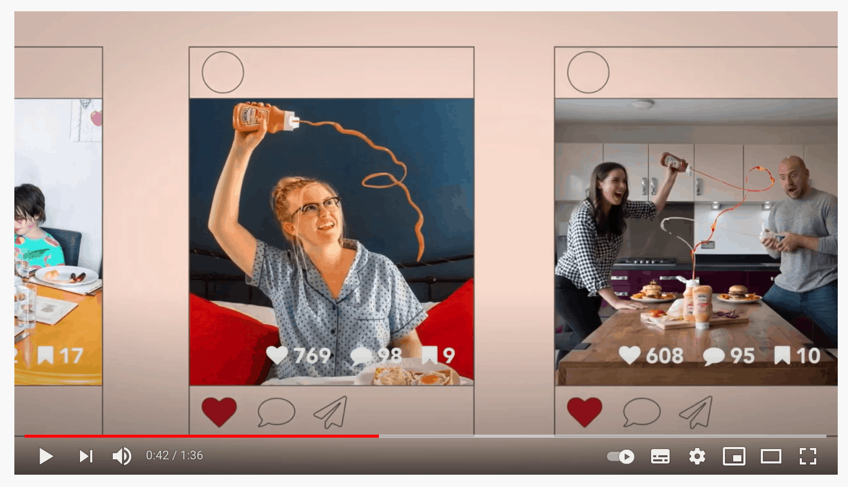 Influencers exprimiendo botella de salsa Saucy de Heinz