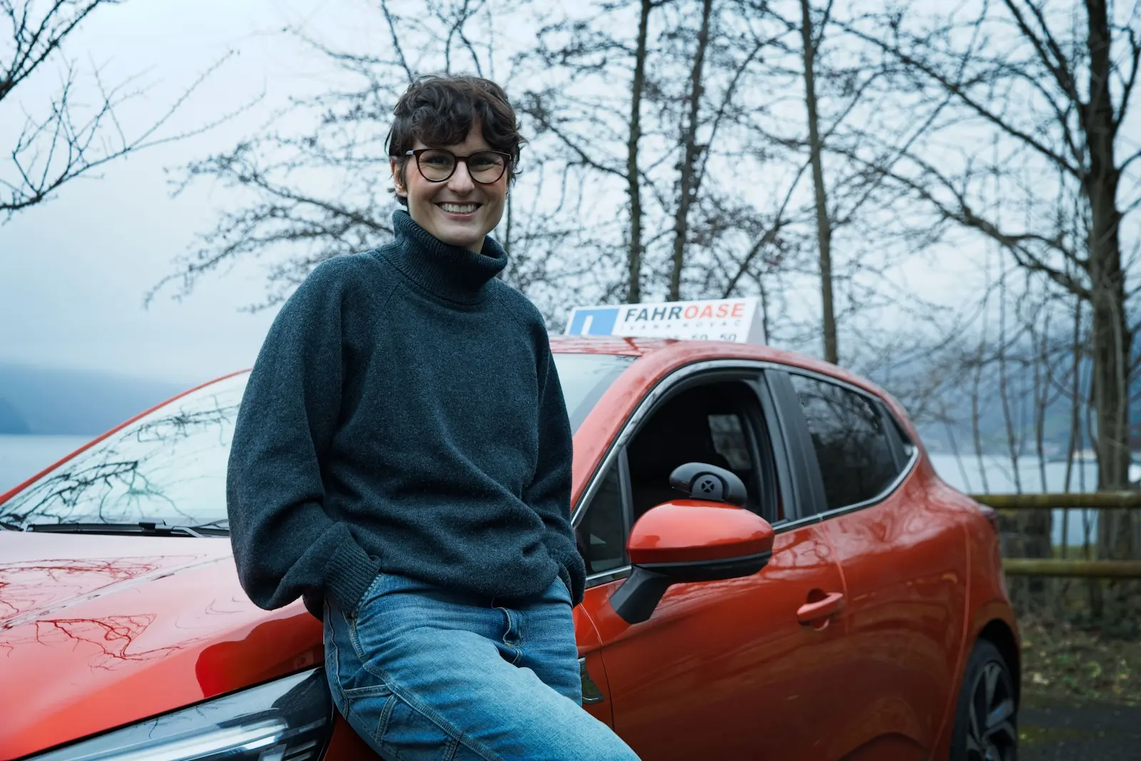 Geduldige Fahrlehrerin für Fahrangst-Coaching in Zürich