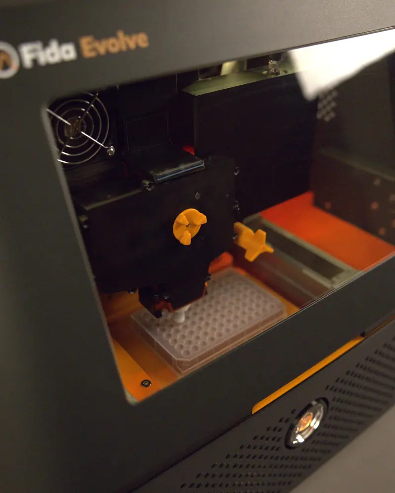 The click-on capillary cartridge inside the newest Fida model