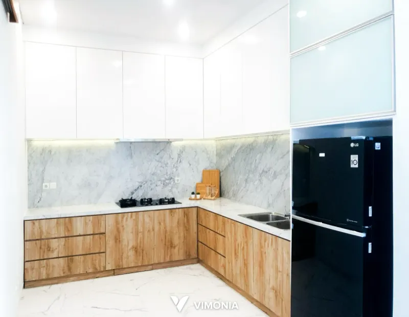 Interior rumah Modern Rosewood Garden, Jatikarya – proyek Vimonia