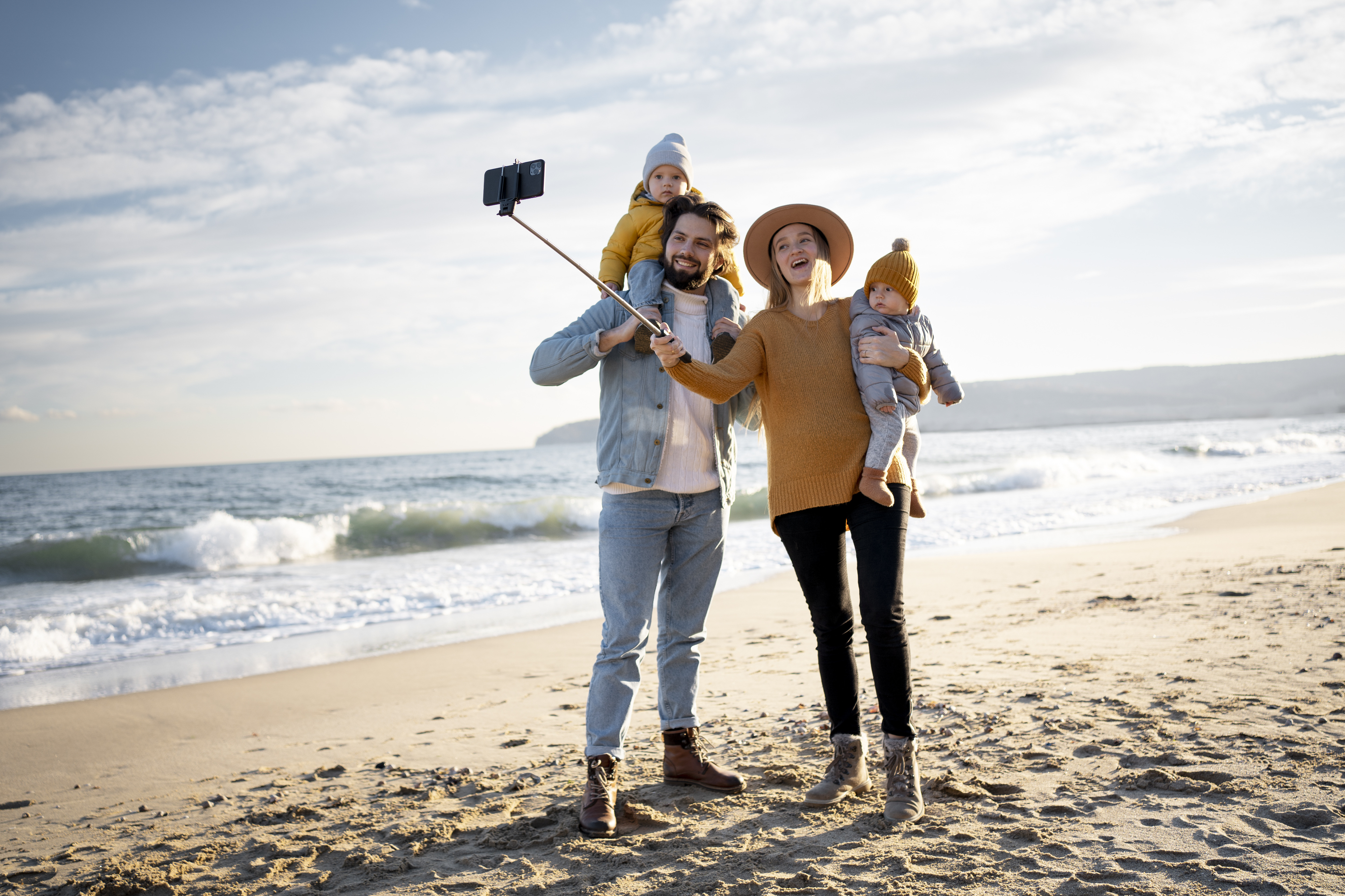 <img src="family-influencers-type-travel.jpg" alt="family travel influencers">