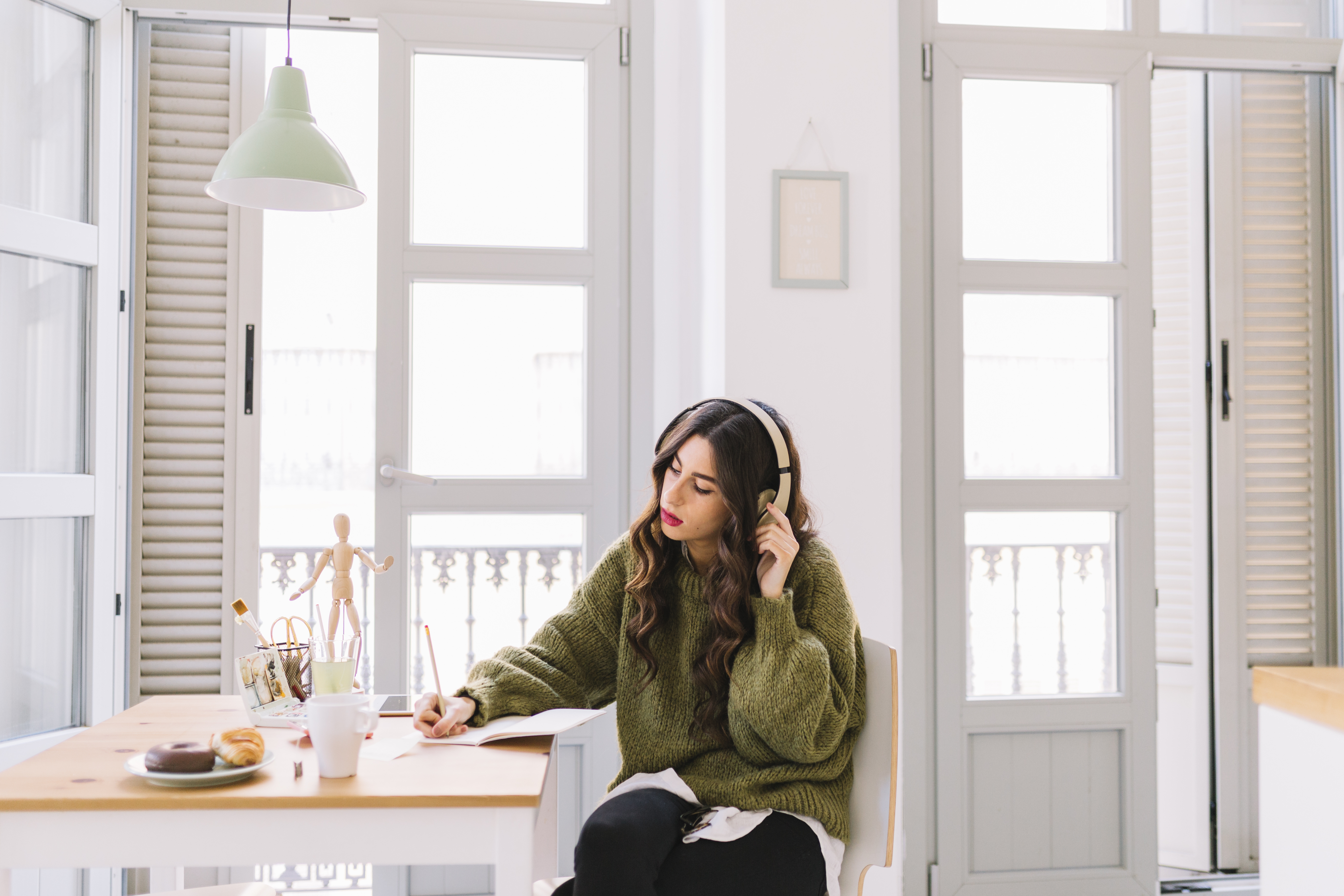 <img src="parenting-influencers-search-podcast.jpg" alt="Find parenting influencers through podcast">