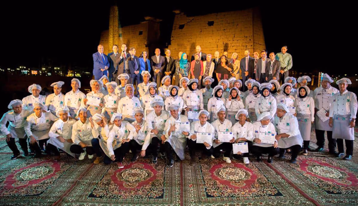 A group photo of chiefs and employees