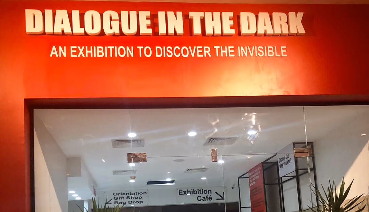 Dialogue in the box entry