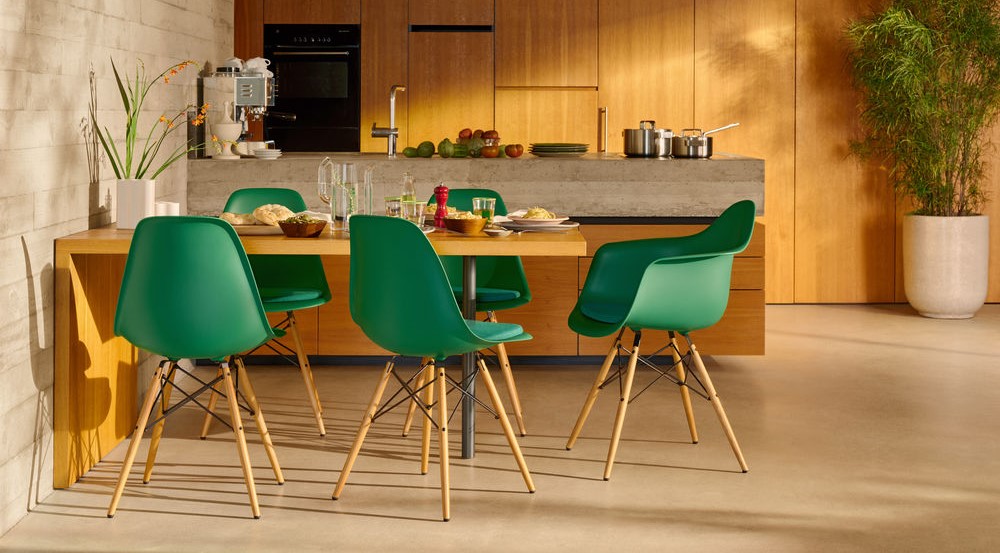 KJØP 6 BETAL FOR 5 Eames Plastic Chair RE