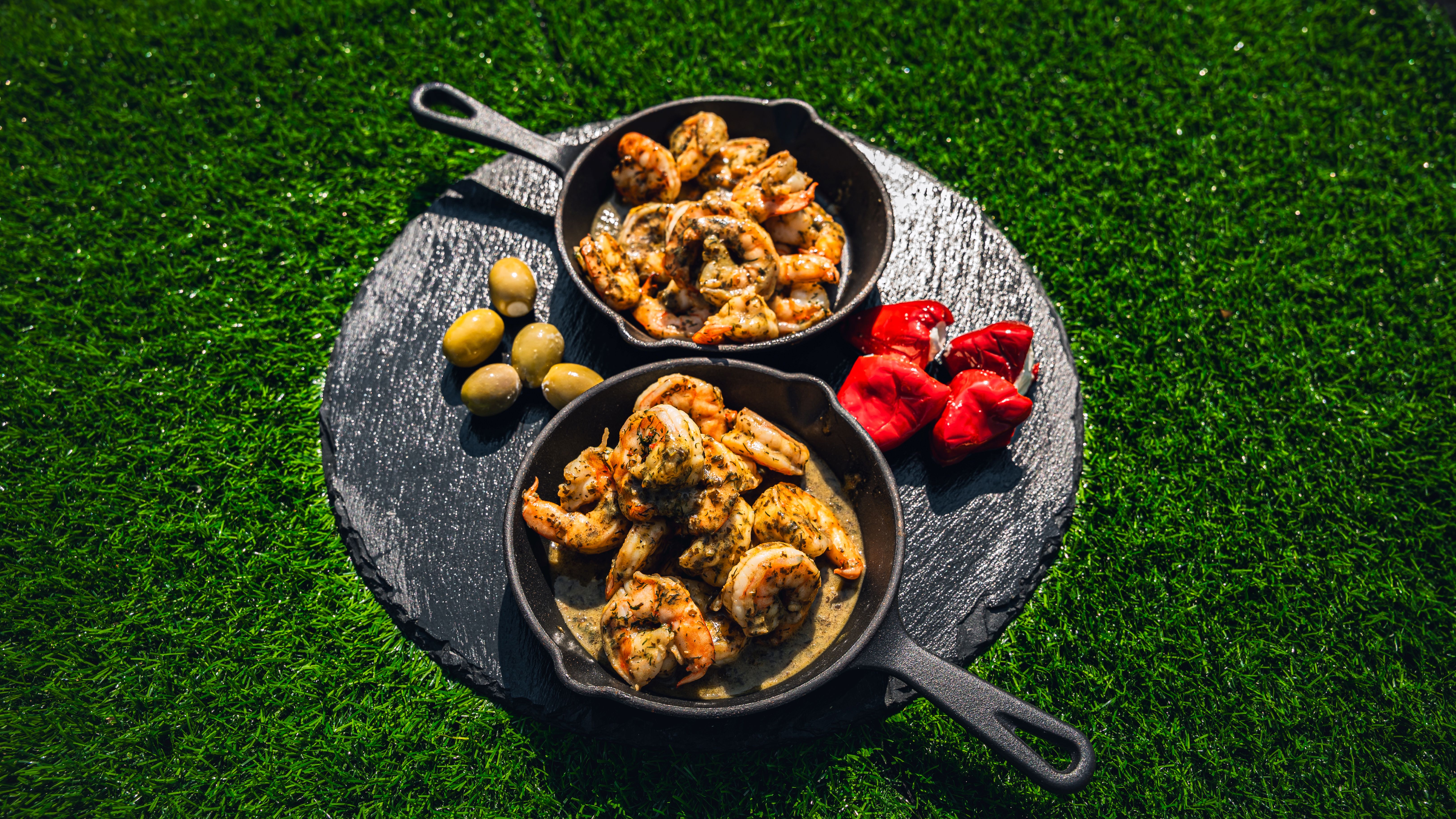 Vegetariškas BBQ lėkštės derinys su daržovėmis