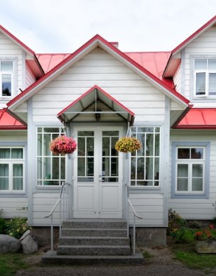 Real estate available through property auctions in Tennessee