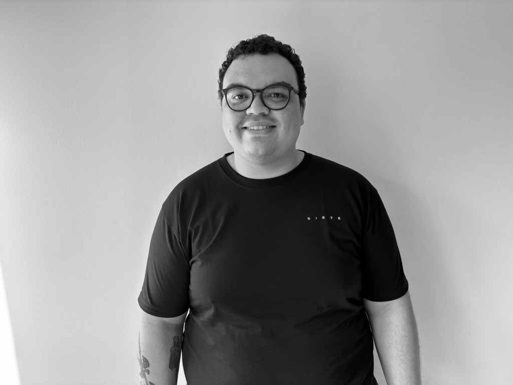 Sales Development Representative André Alves de Alvear Studio Ghilbi Style