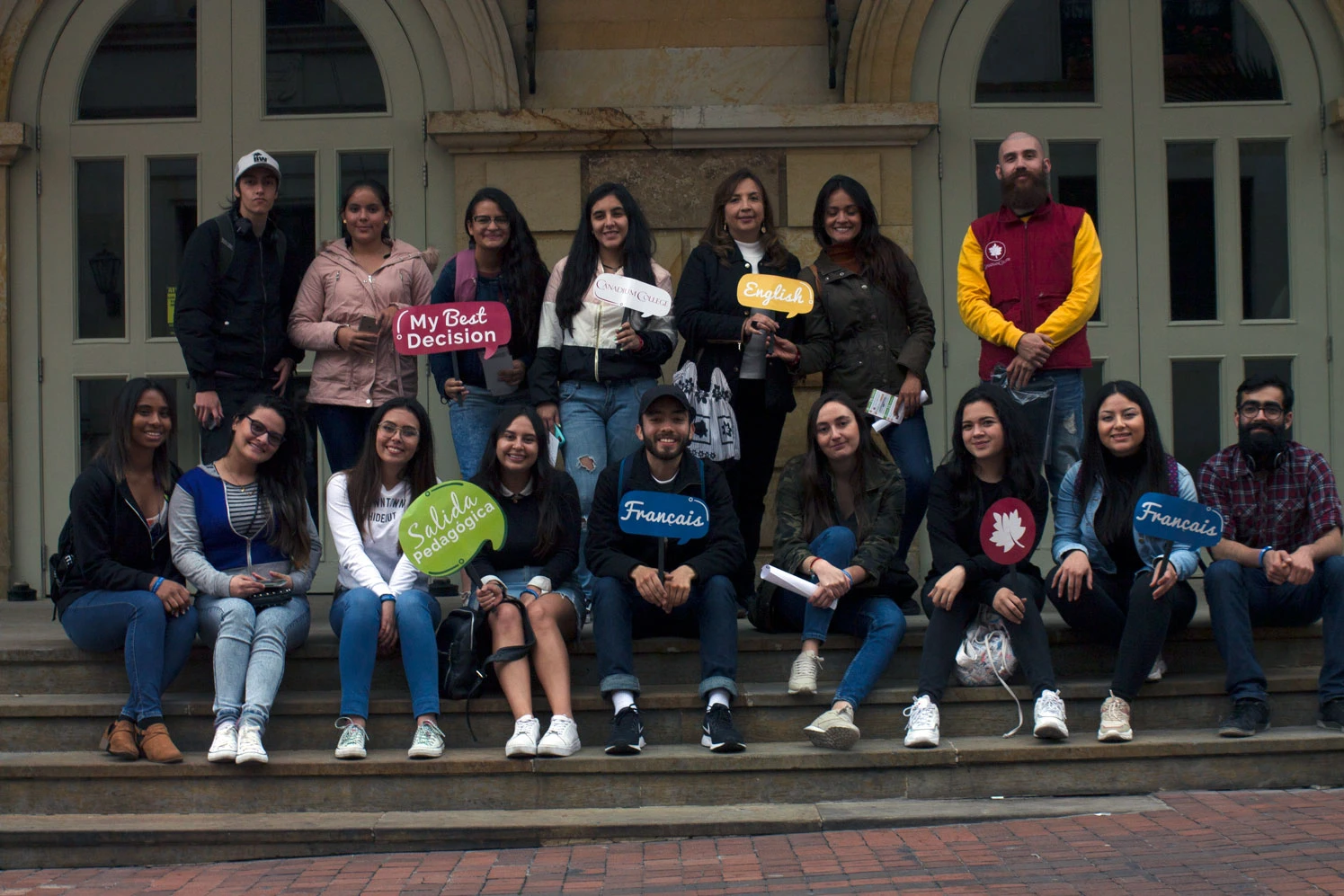 Estudiantes Canadian College