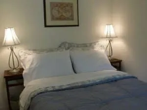 bad_second_vacation_rental_bedroom_after