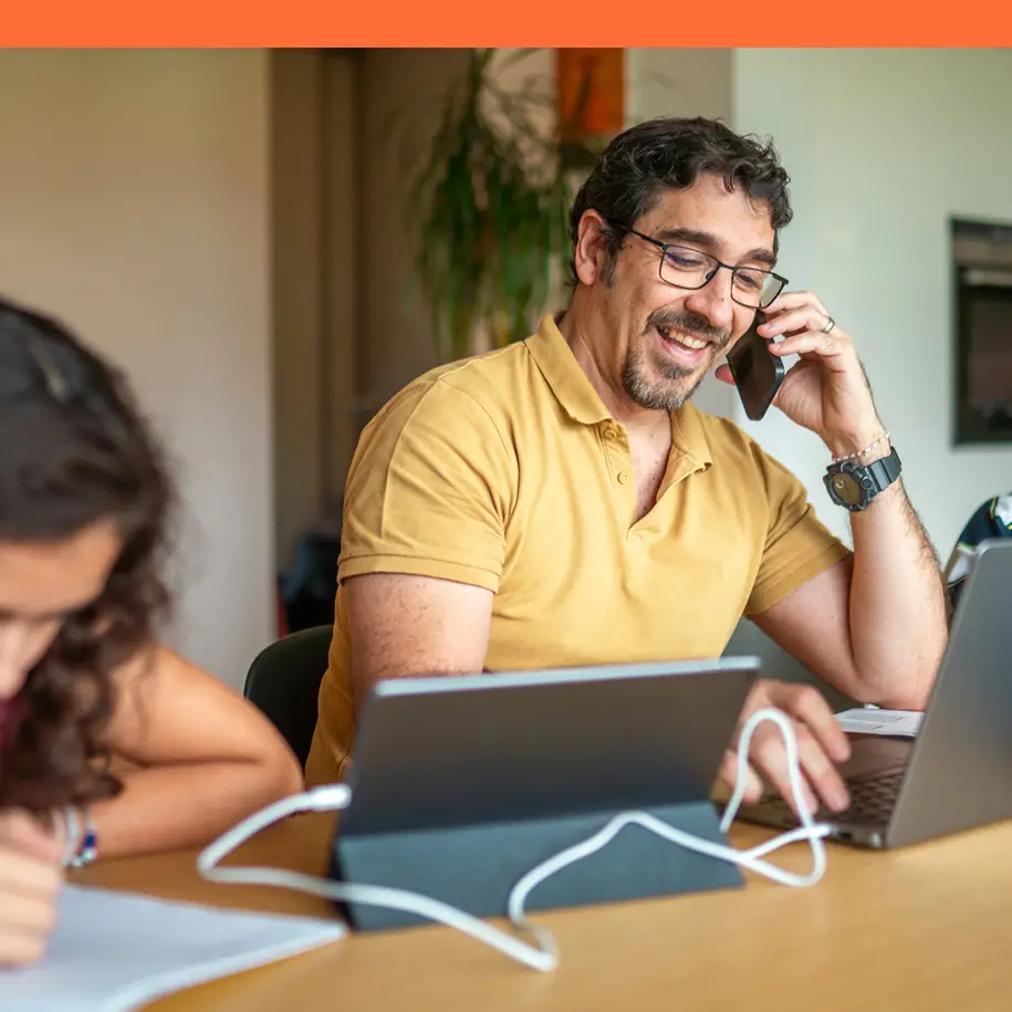 Online Adult Student on Phone | InsideTrack
