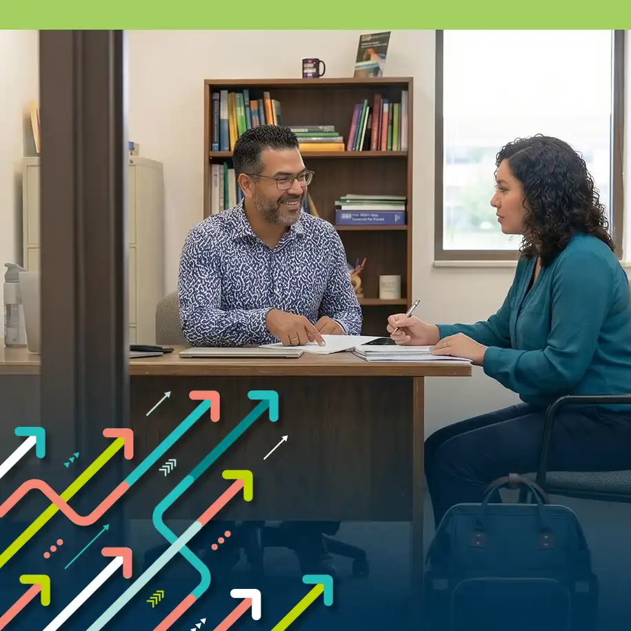 Advisor working with student | InsideTrack