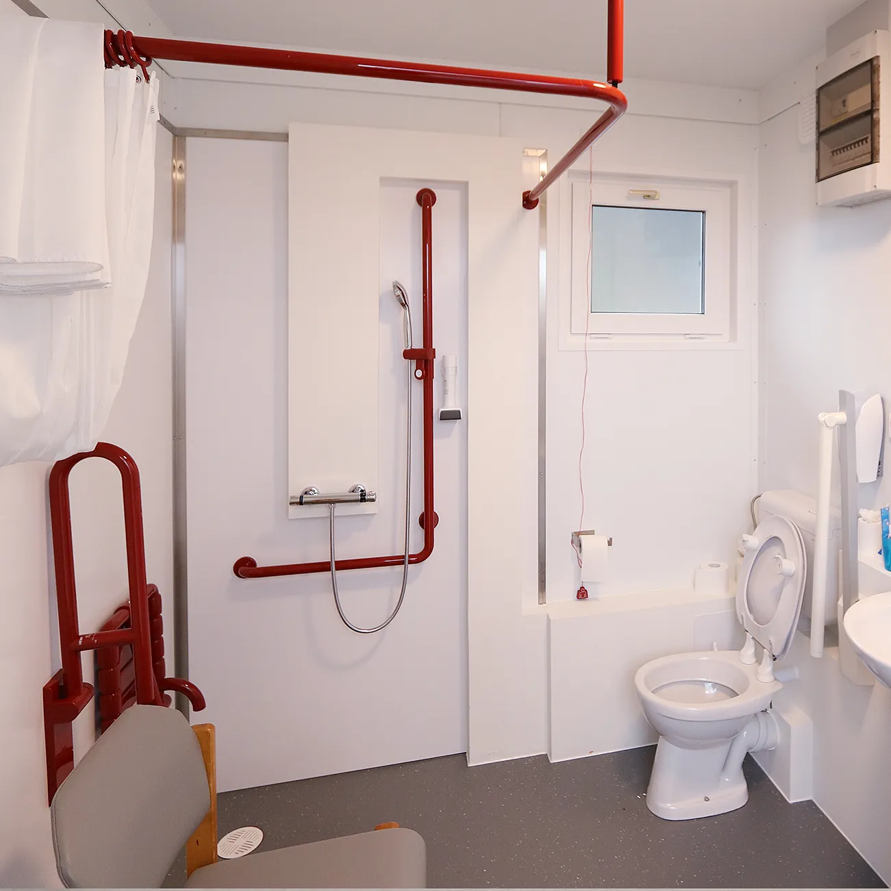 sanitärcontainer barrierefrei
