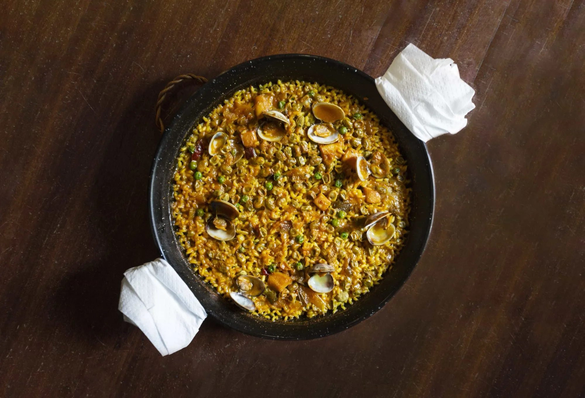 Arroz con almejas, habas y guisantes, Bodega Joan