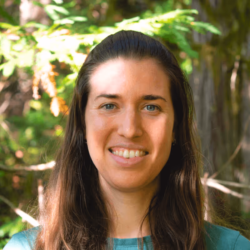 Headshot of Lauren Ferrucci. 