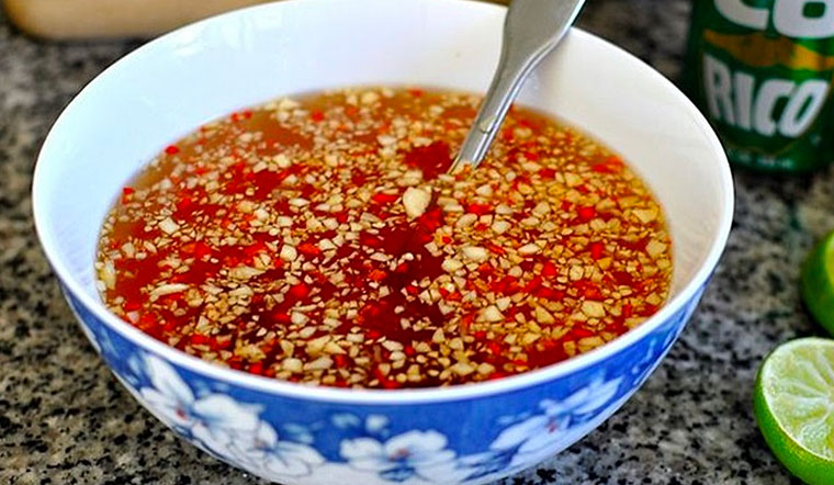 Công thức nấu nước mắm giúp cho bữa ăn thêm đậm vị