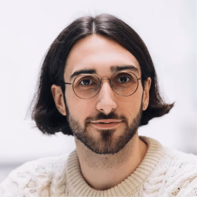 Headshot of Aidan Gomez