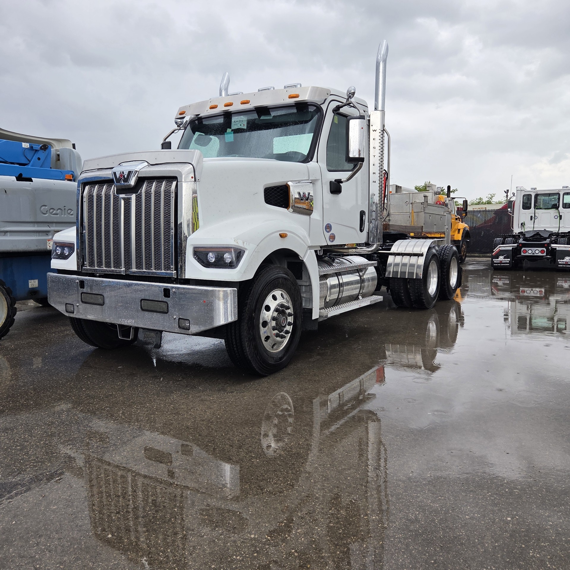 2027 Western Star 49X XJ4784