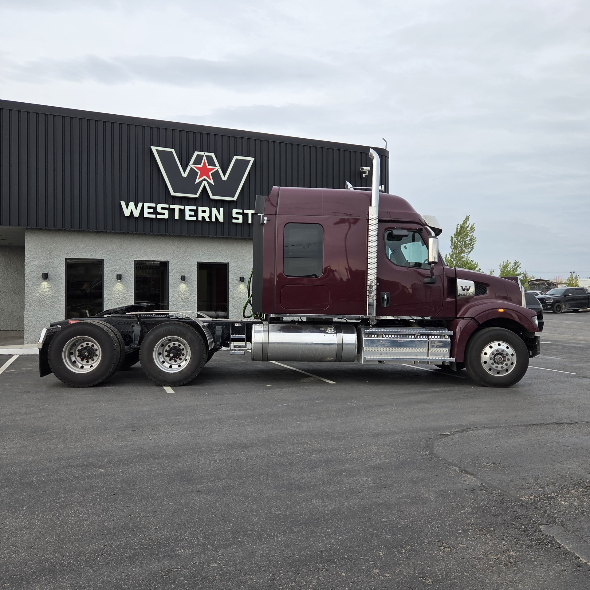 Western Star 49X 72" Midrise