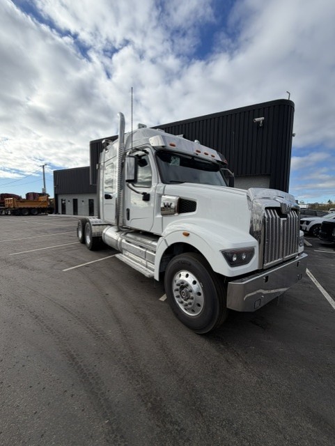 2027 Western Star 49X 60" Midrise XJ6396