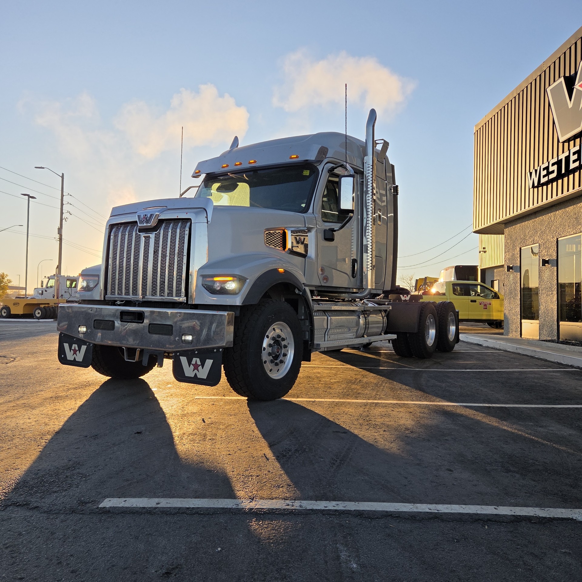 Western Star 49X 36" Midrise XP2010