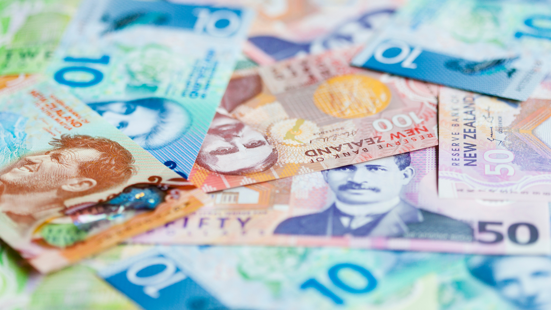 image of New Zealand $5, $10, $20, $50, $100 cash notes