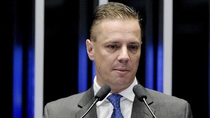 O juiz Marlos Melek é afastado do cargo pelo CNJ após a divulgação de um grupo golpista do WhatsApp na imprensa.