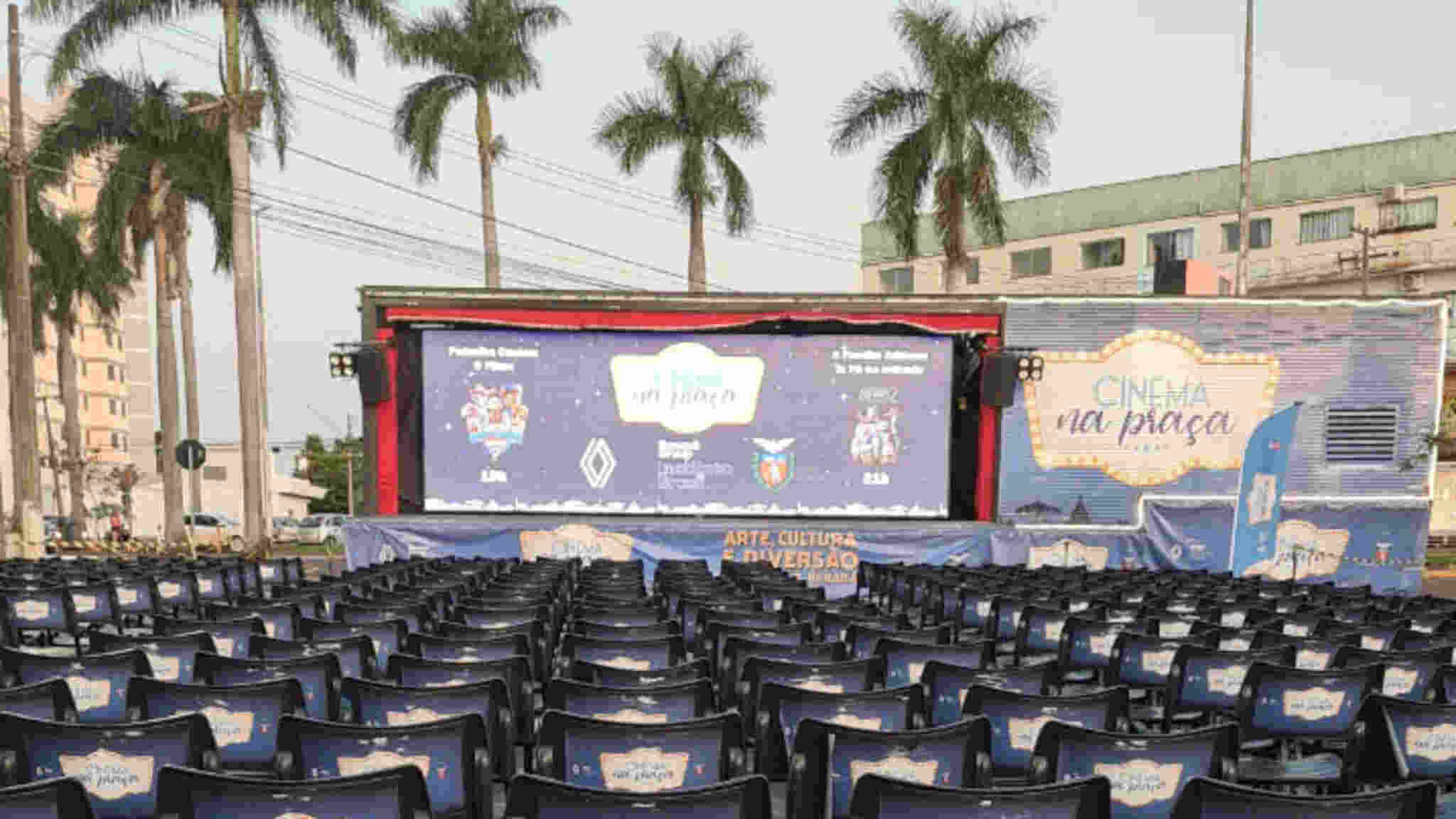 Iniciativa Cinema na Praça leva sessões gratuitas de filmes a 38 cidades paranaenses.