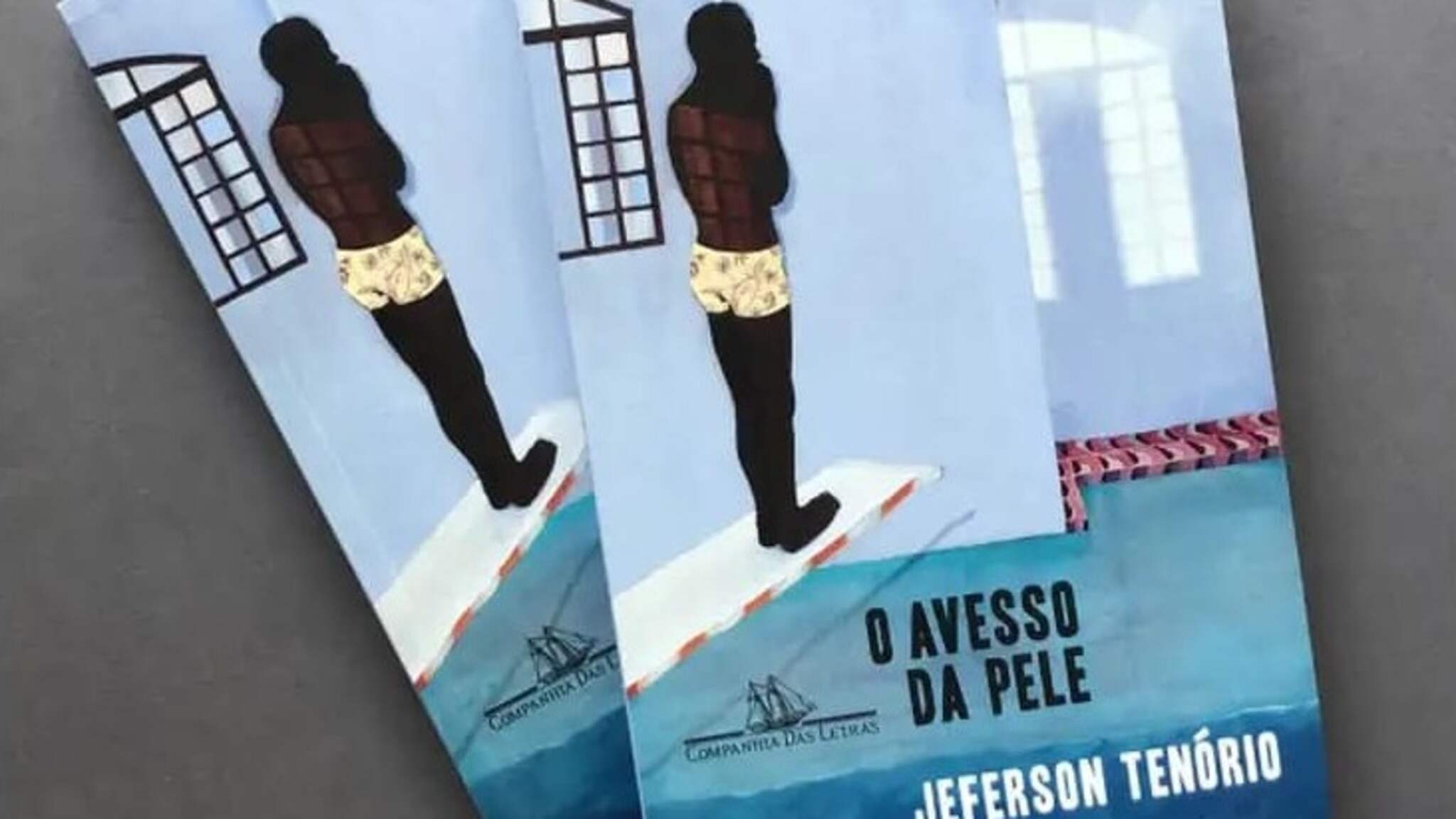 Governo condena tentativa de censurar o livro 'O Avesso da Pele'.