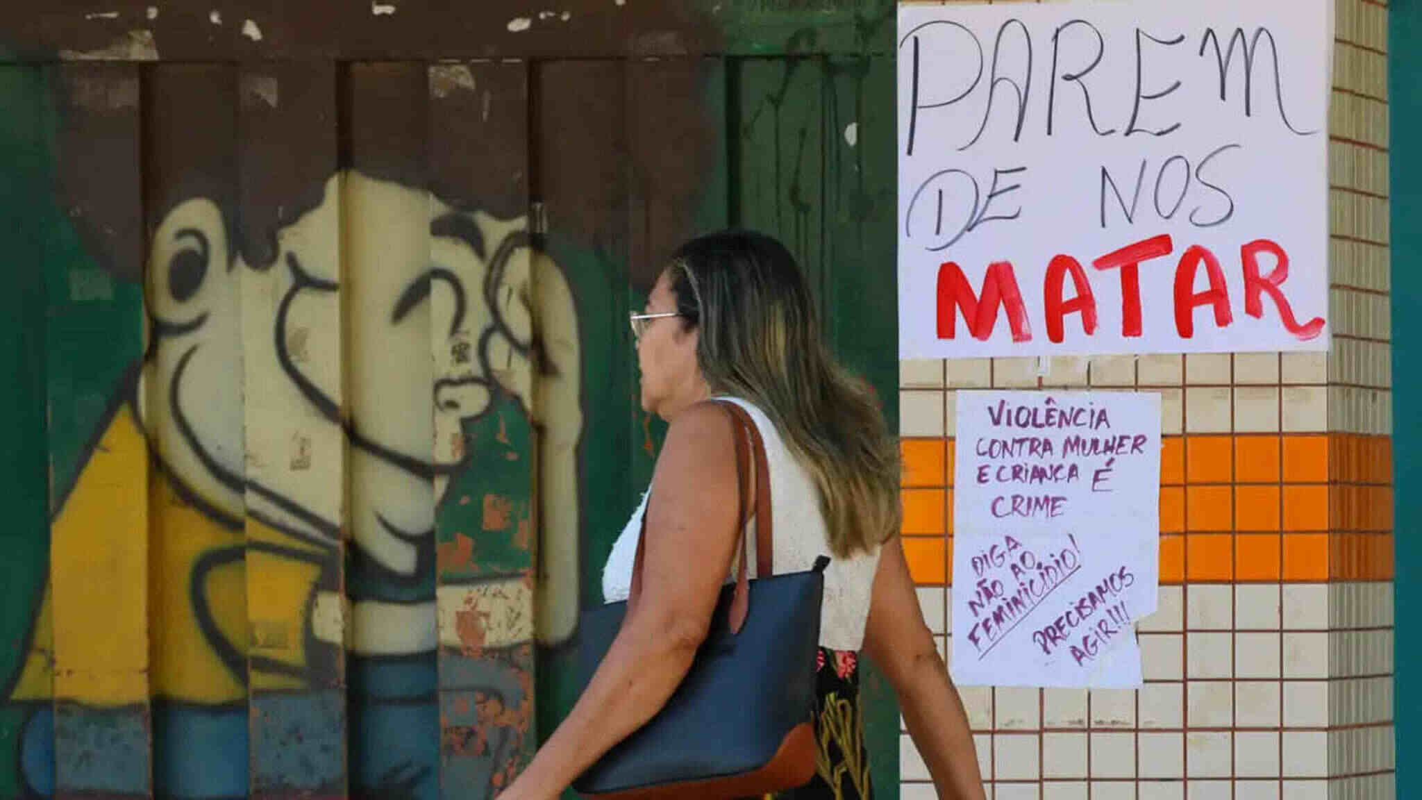 Entre 2015 e 2023, o Brasil registra 10,6 mil casos de feminicídio, sendo 1,4 mil só no último ano.