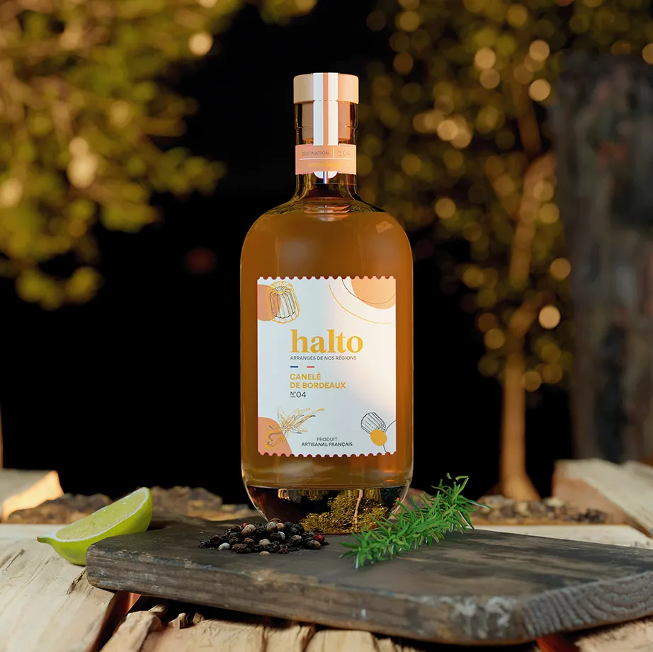 Visualisation produit en 3D de la marque Hlato Rumth, présentant une bouteille élégante et moderne avec un rendu réaliste mettant en valeur ses détails et son design distinctif.