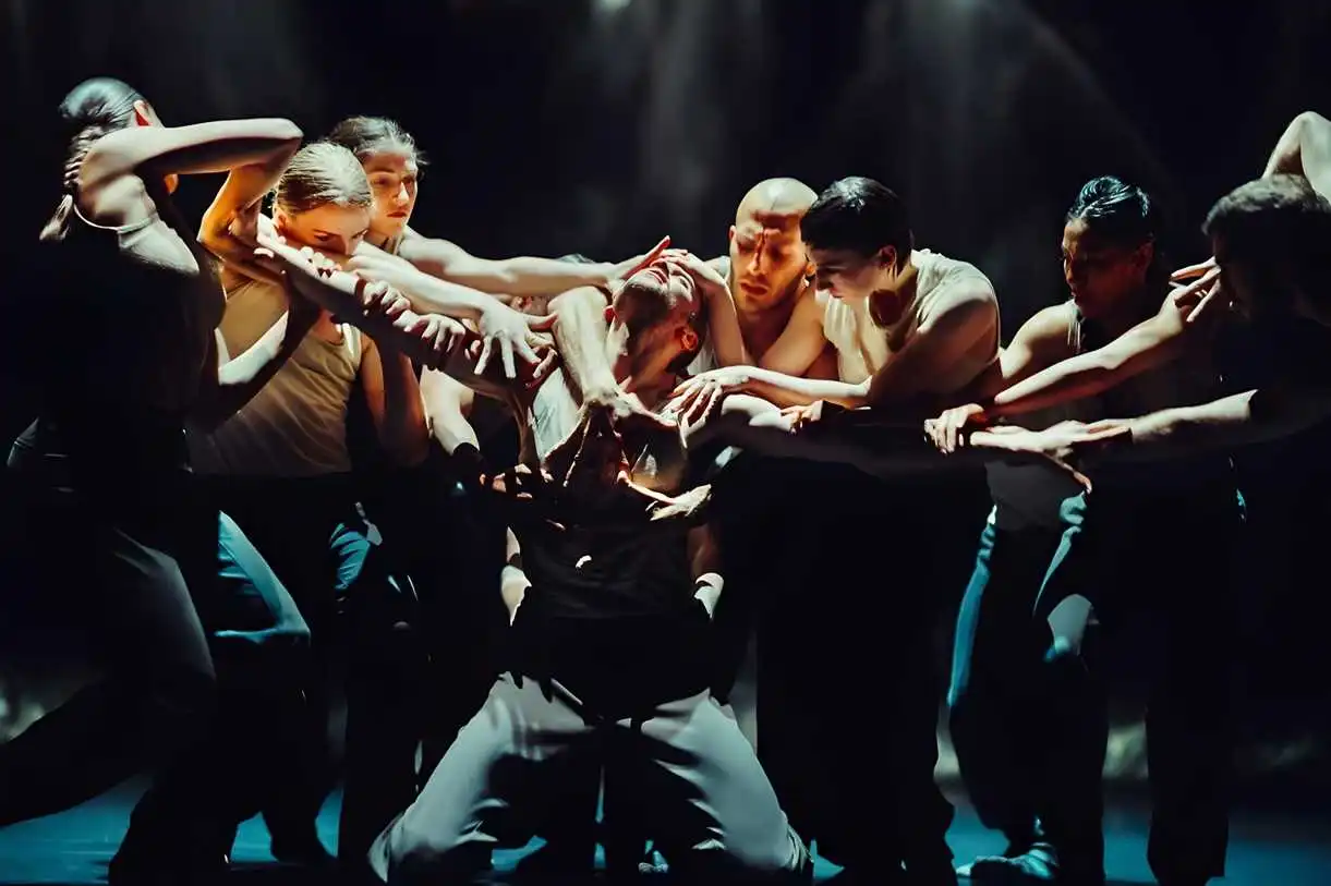 Crystal Pite Simon McBurney Figures in Extinction