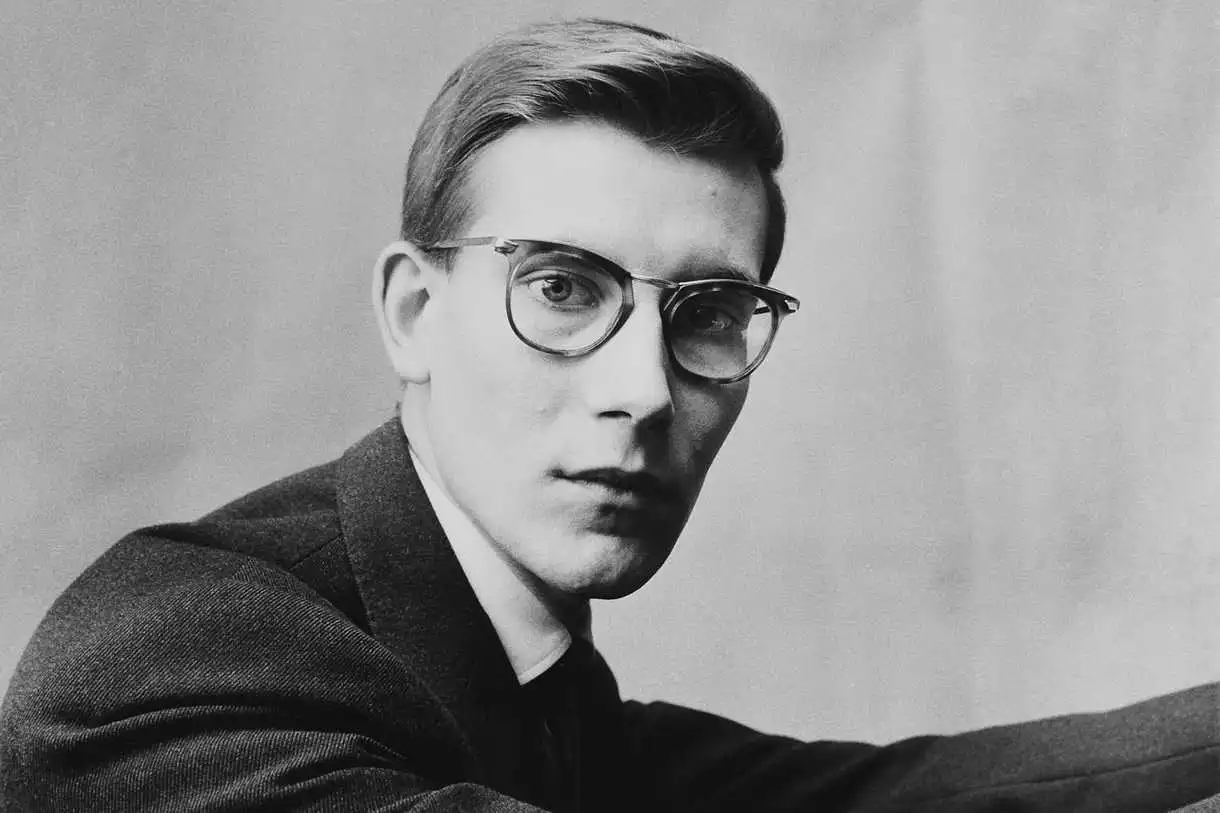 Exposition Yves Saint Laurent Rencontres de la photographie Arles